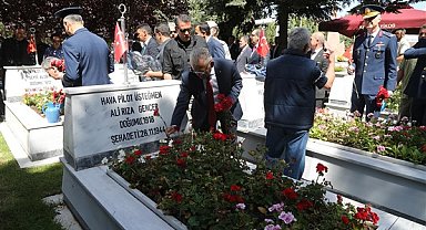 Başkan Büyükkılıç, şehitlikler ziyaret etti