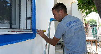 Bitez sokakları mavi ve beyaza bürünüyor