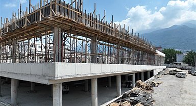 Bursa’da modern kapalı pazaryerinin inşaatı devam ediyor