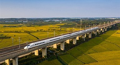Çin'de yılın ilk yarısında demir yolu yatırımları 305 milyar yuana yaklaştı