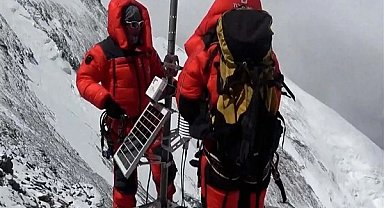 Çinli ekip ölçüm yaptı, Everest’in zirvesindeki karın derinliği 9.5 metre