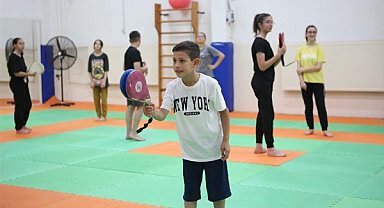 Çocuklara sporla iç içe tatil