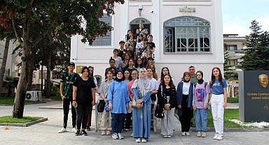 Gençler, 'Genç Atölye' ile gezerek öğreniyor