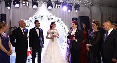 İYİ Parti Genel Başkanı Akşener, nikah şahidi oldu