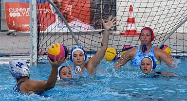 İzmir’in spor tesislerine uluslararası ilgi
