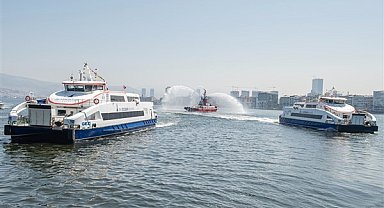 İzmir Körfezi Kabotaj Bayramı törenlerine sahne oldu