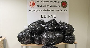 Kapıkule Sınır Kapısı’nda 73 adet kaçak gelinlik ele geçirildi