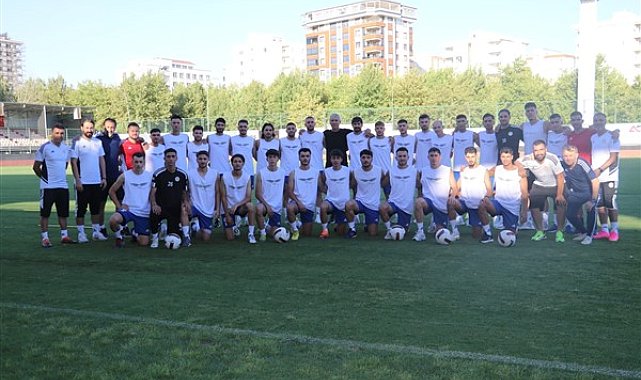 Karaköprü Belediyespor sahaya indi