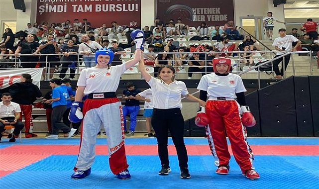 Kick Boks’ta Türkiye şampiyonu Sakarya büyükşehir’den