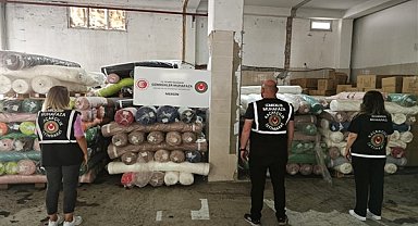 Mersin’de 24 ton 400 kilogram polyester kumaş ele geçirildi