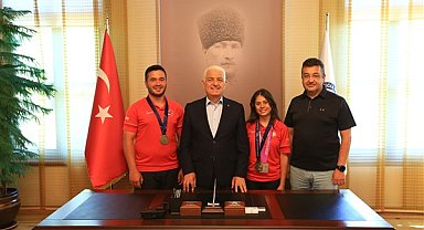Milli okçulardan Başkan Gürün’e ziyaret