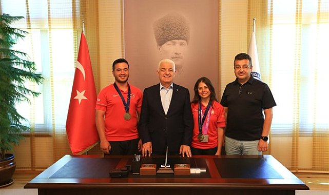 Milli okçulardan Başkan Gürün’e ziyaret