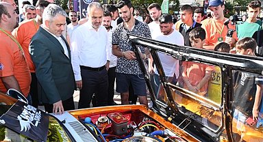 Otomobil tutkunları Orhangazi'de buluştu