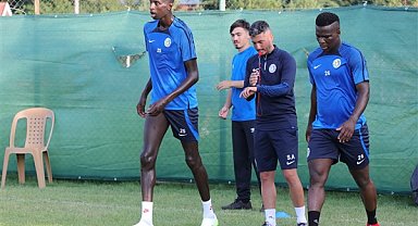 Şanlıurfaspor'un yeni transferleri kampa katıldı