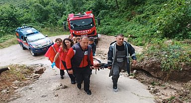 Selde mahsur kalan vatandaş kurtarıldı