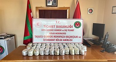 Taşucu Limanı’nda eş zamanlı uyuşturucu operasyonu
