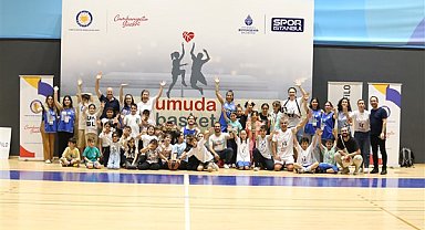 Umuda Basket Veteran Basketbol Turnuvası ile 272 çocuğun eğitimine destek sağlandı