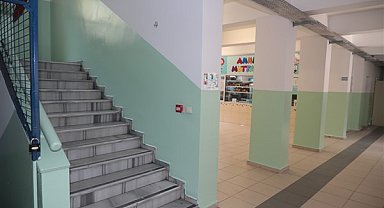 Zeytinburnu Belediyesi’nin okullara desteği devam ediyor