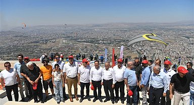 Başkan Büyükkılıç, Yamaç Paraşütü Türkiye Şampiyonası Mesafe Yarışması açılışına katıldı
