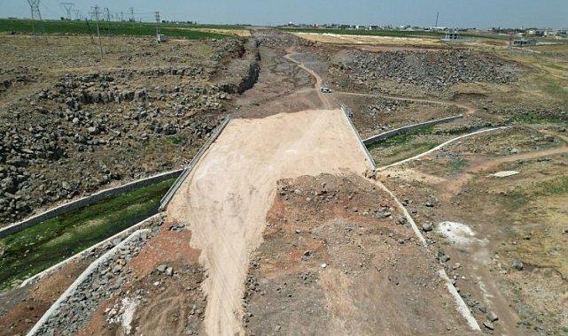 Büyükşehir'den Viranşehir'de yol çalışması