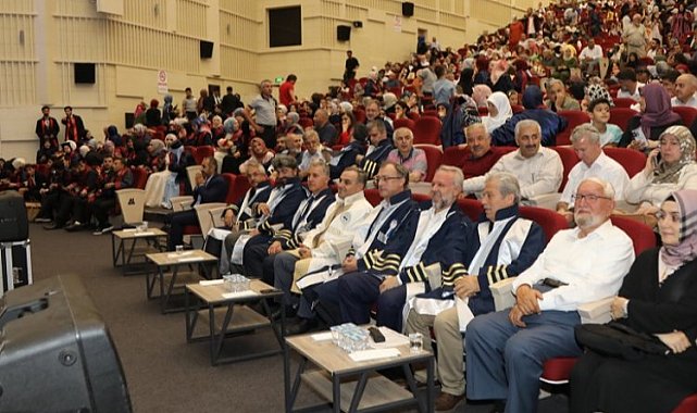ERÜ İlahiyat'ta mezuniyet coşkusu
