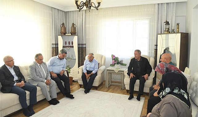 Milletvekili Akar ve Başkan Büyükkılıç’tan şehit ailesine taziye ziyareti