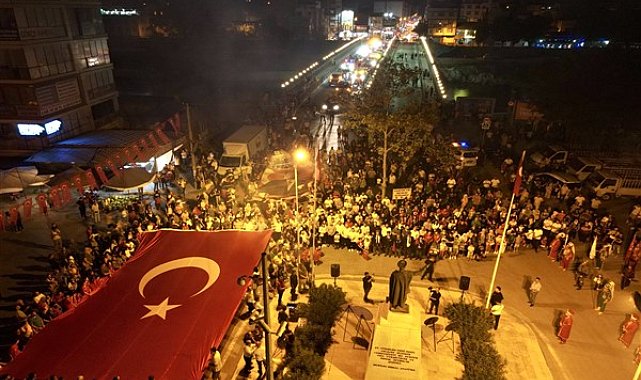 Mustafakemalpaşa’da Fener Alayı coşkusu yaşandı