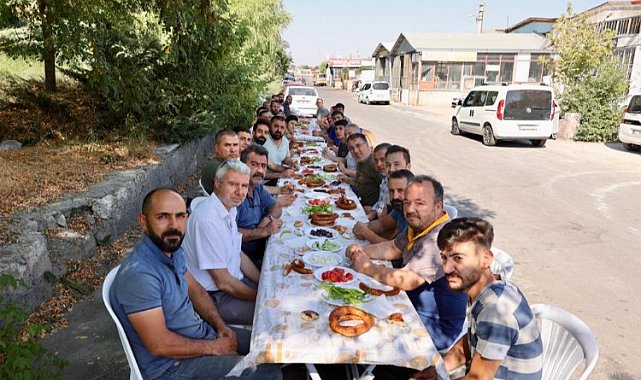 Nevşehir protokolü esnafla kahvaltıda buluştu