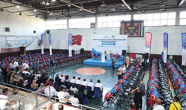 Nizip’teki bakkallara sepetli bisiklet desteği