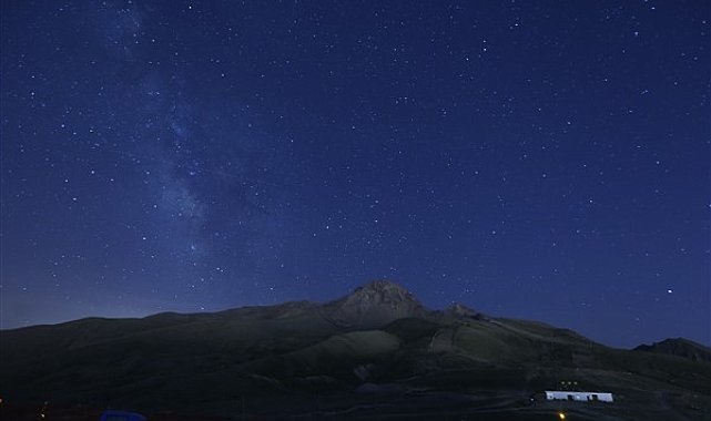 Perseid meteor yağmuru görsel şölen etkinliği ilgi gördü