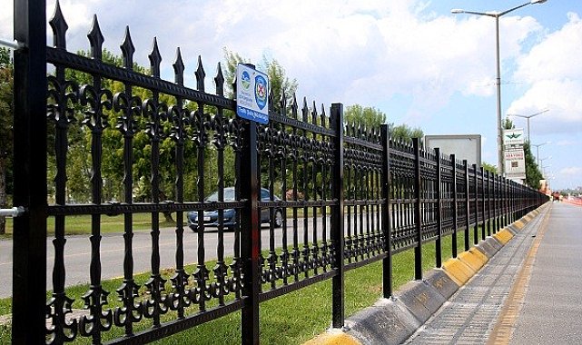 Sakarya Karaman Yolu’nda yayaların hayatını plastik bariyer koruyacak