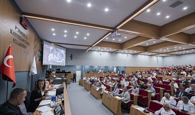Soyer: "Büyükşehir kale gibi ayakta"