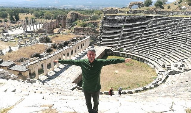 Tarihçi Rıdvan Şükür Afrodisias'ı adım adım gezdi