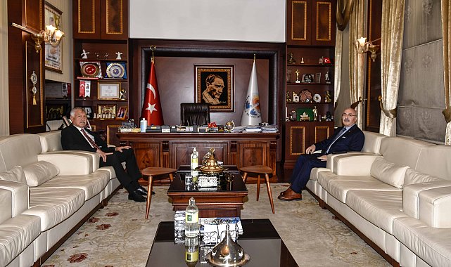 Adana Valisi Köşger, Başkan Karalar’ı ziyaret etti