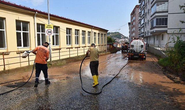Afetin izleri siliniyor