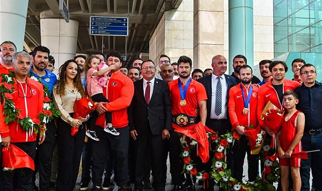 ASKİ sporlu şampiyon milli güreşçilere Başkentte coşkulu karşılama