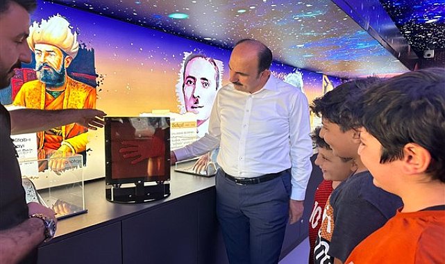 Başkan Altay: “Bilim tırımız yenilenen yüzüyle çocuklara bilim sevgisi aşılıyor”