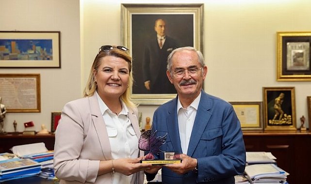 Büyükerşen'e "Altın Pişmaniye Başarı Ödülü"