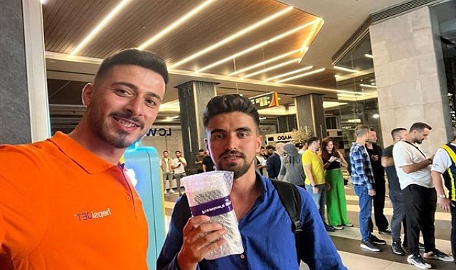 Hepsiburada’dan geceyarısı Edirne'den Ardahan'a iPhone 15 seferberliği