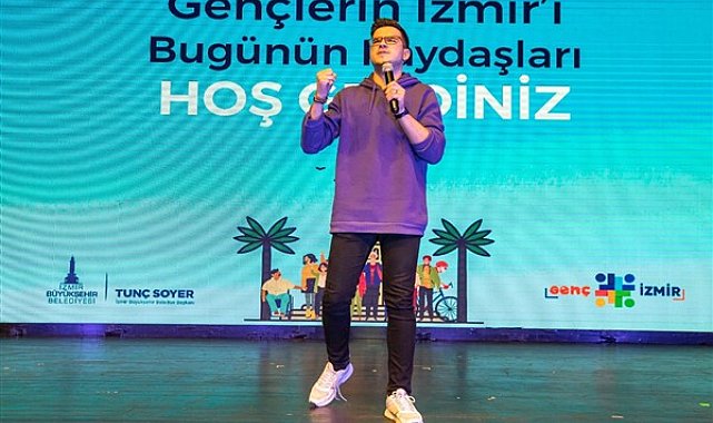 İzmir Büyükşehir Belediyesi’nden gençlere yapay zeka eğitimi