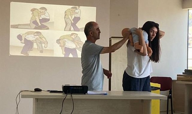 İzmit'ten öğretmenlere ilk yardım eğitimi