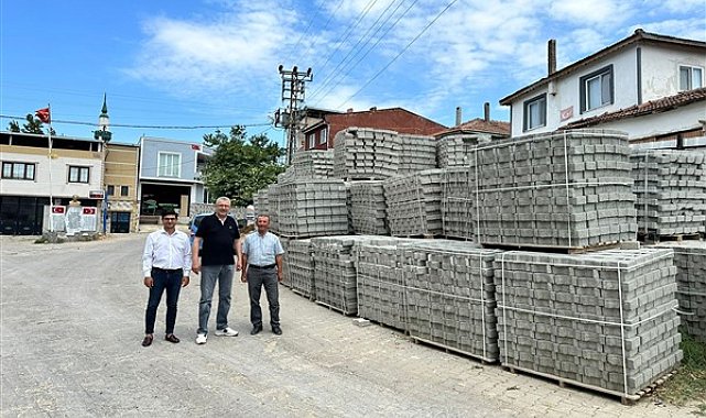Karacabey’de asfalt ve parke taşı çalışmaları sürüyor