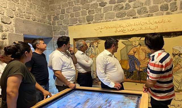 Kayseri Büyükşehir, tıp dünyasından akademisyenlere dünyanın ilk tıp fakültesini tanıttı