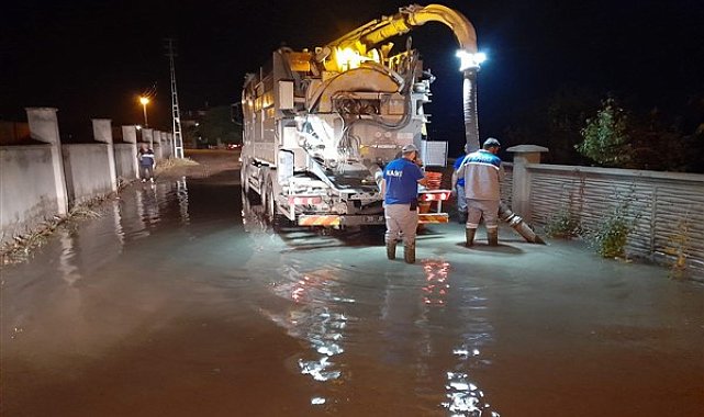 Kayseri'de kuvvetli yağış sonrası belediye ekipleri yoğun mesaide