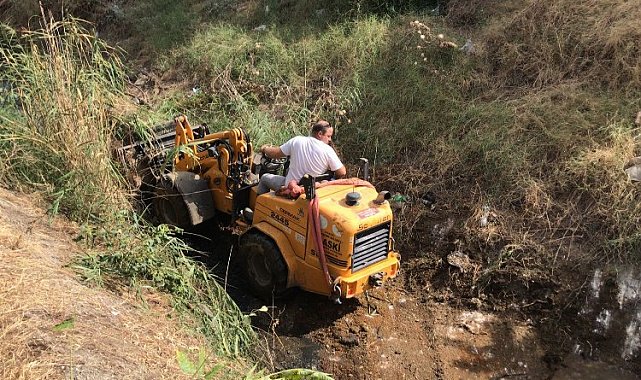 Manisa'da Abacılar Deresi'nde temizlik çalışması