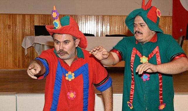 Manisa'da Hacivat-Karagöz'e 'özel' sahne