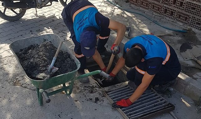 Manisa'da yağmursuyu ızgaraları çöplük değil