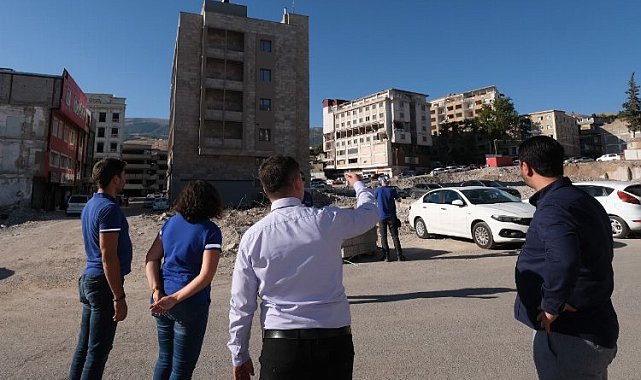 Maysan Mando'dan depremzede esnafa destek