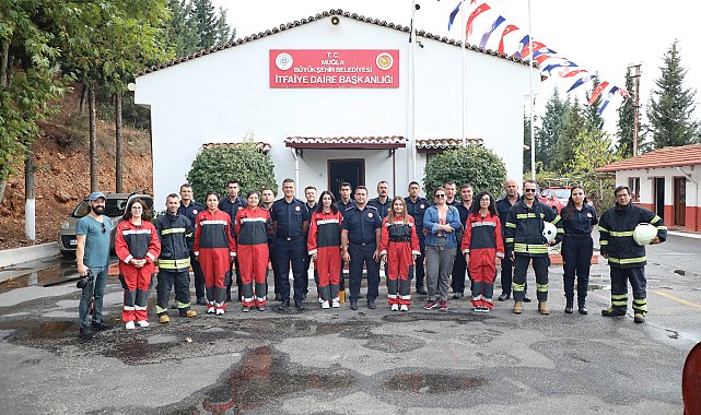 Muğla’daki gazeteci ve öğrenciler itfaiyecilik eğitimi aldı