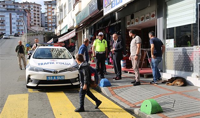 Rize İl Emniyet Müdürü Türesin, okul çevrelerinde güvenlik tedbirlerini denetledi